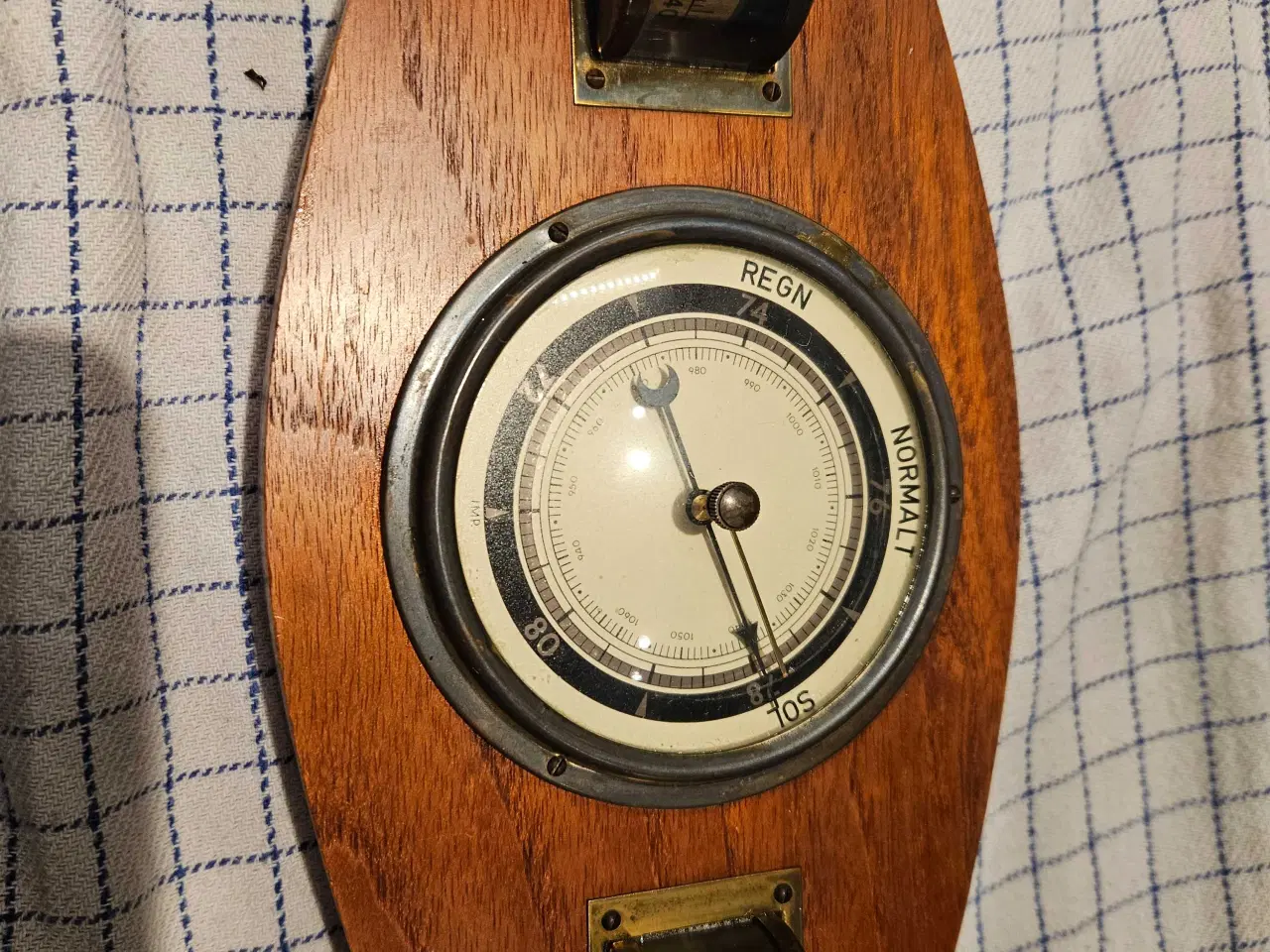 Billede 1 - Dette er et vintage barometer i træ, som måler luf