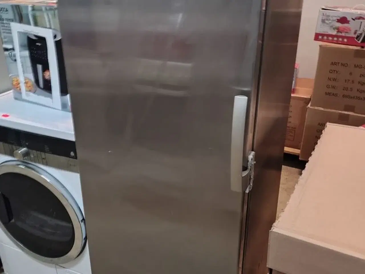 Billede 1 - Køleskab, brugt. BLOMBERG.