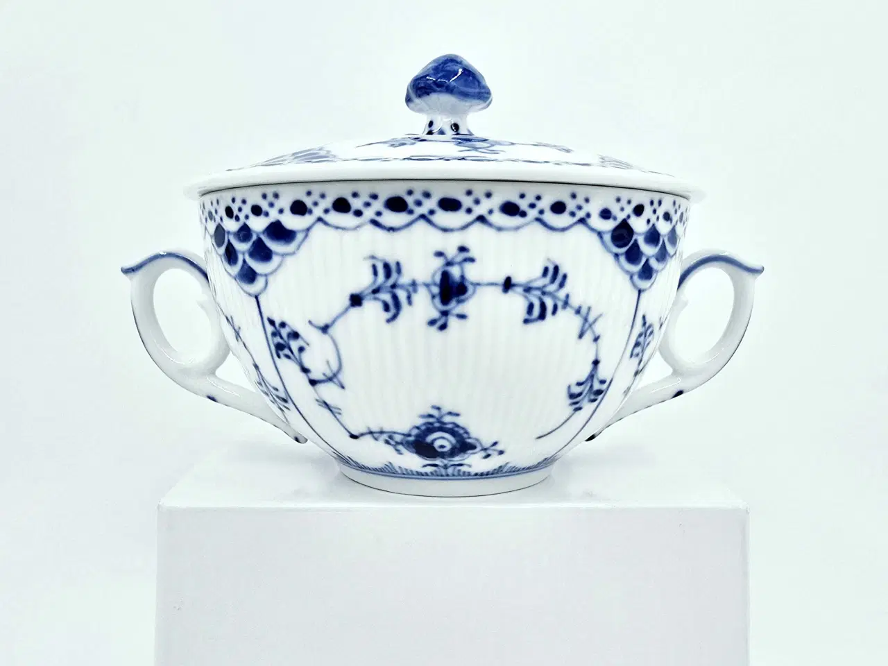 Billede 7 - Musselmalet Halvblonde Bouillonkop med låg Porcelæ
