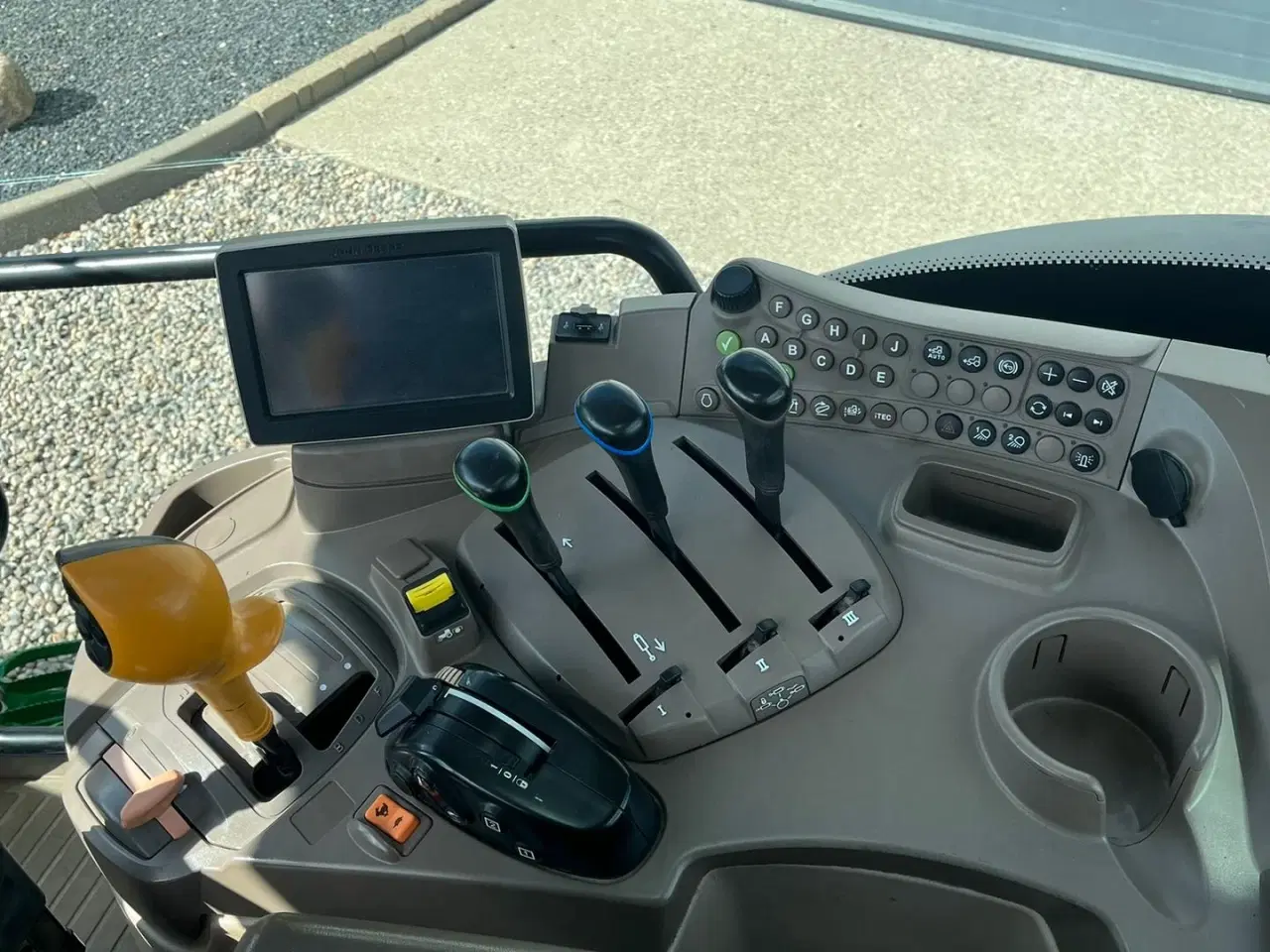 Billede 6 - John Deere 6115R Med frontlæsser og krybegear