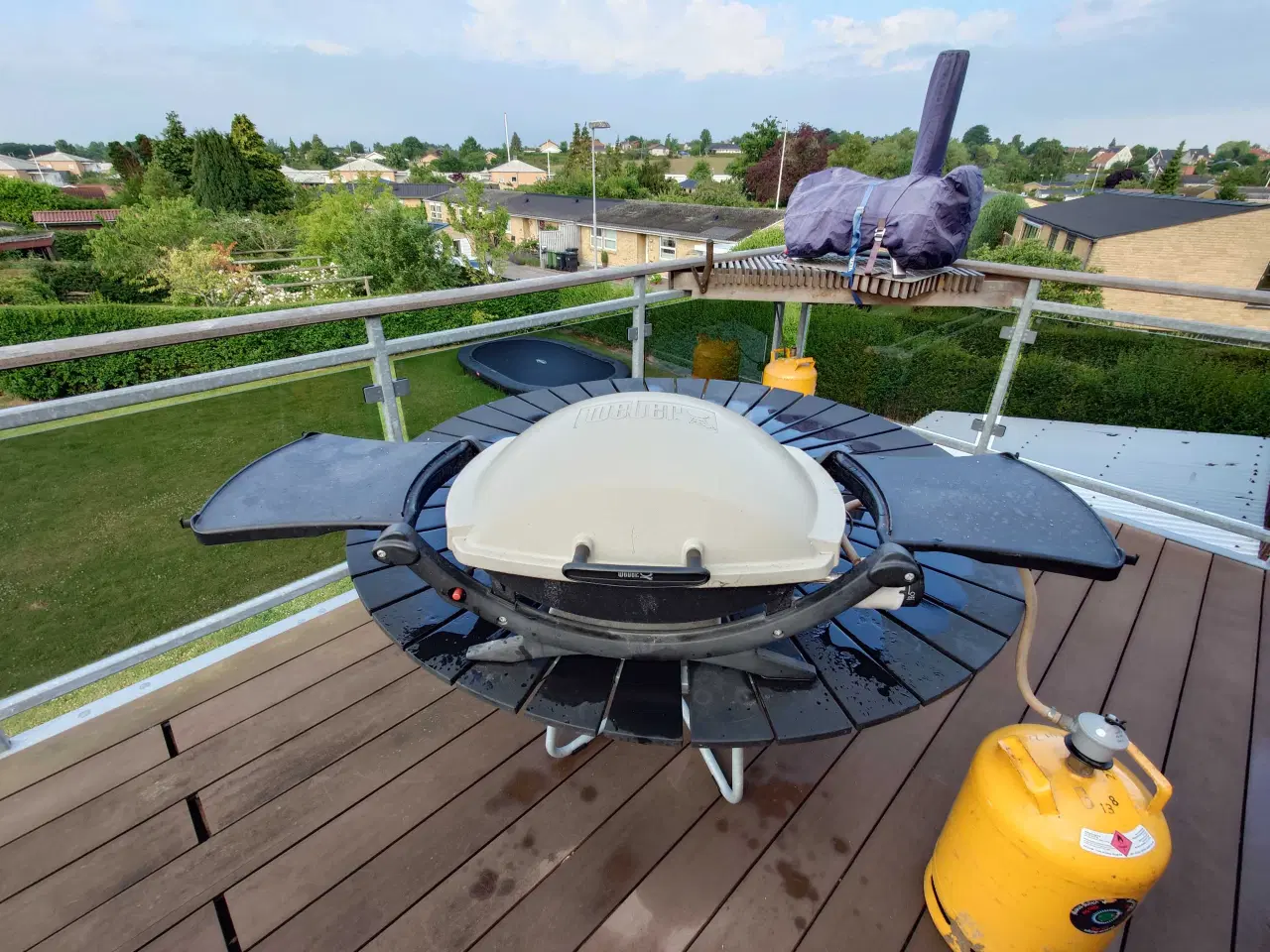 Billede 2 - Weber gasgrill incl.bord