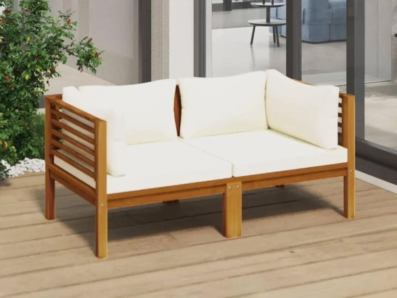 Billede 1 - 2-personers havesofa med cremefarvede hynder massivt akacietræ