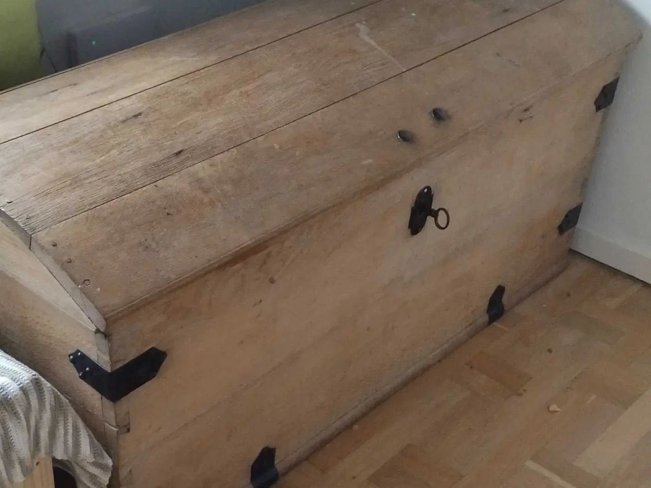 Billede 4 - Stor rummelig kiste!