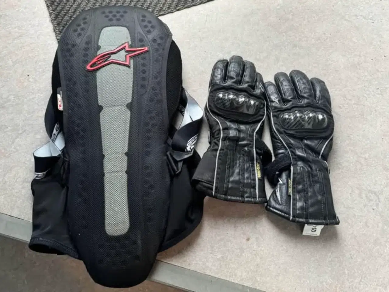Billede 1 - Alpinestars rygskjold og handsker