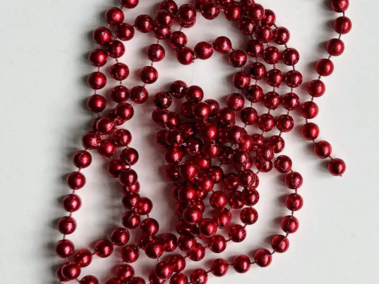 Billede 3 - Kuglekæde, rød, 178 cm