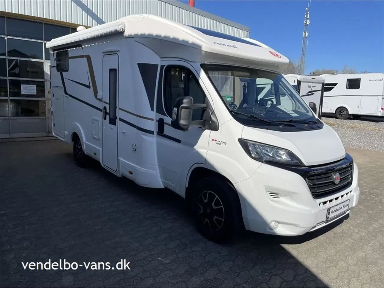 Billede 1 - 2017 - Euramobil Profila PT 695 EB   Enkeltsenge og stor garage - Automatgear - 150 HK