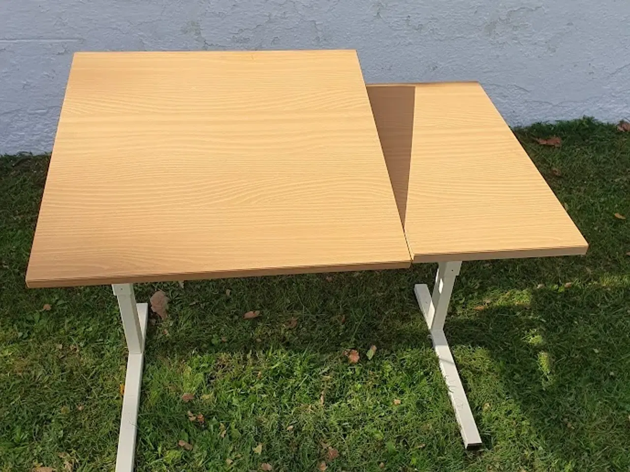 Billede 1 - Højdeindstillelig skrivebord med vippeplade