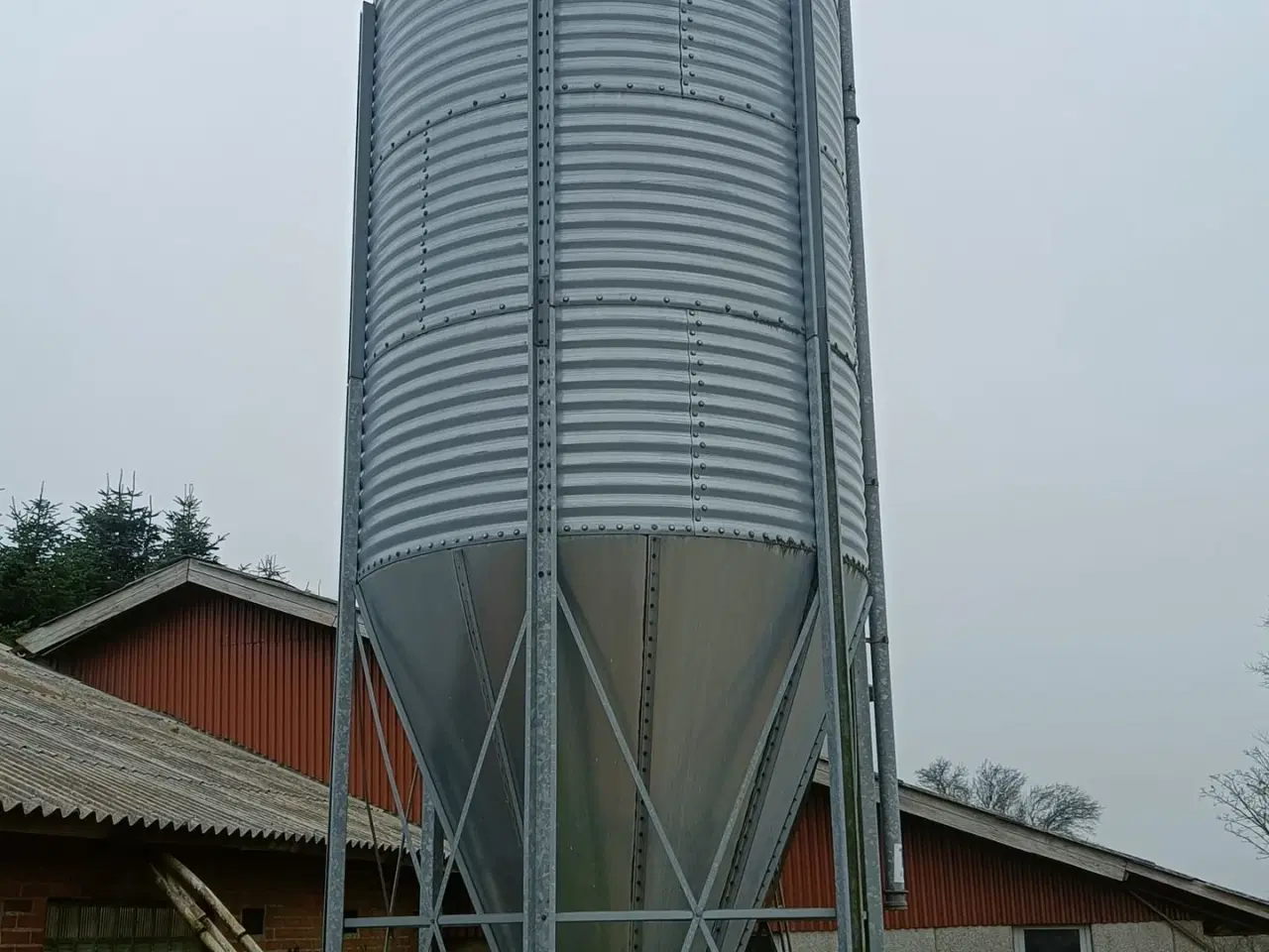 Billede 5 - - - - Silo (Måske MHJ) men nok en Dacs silo,