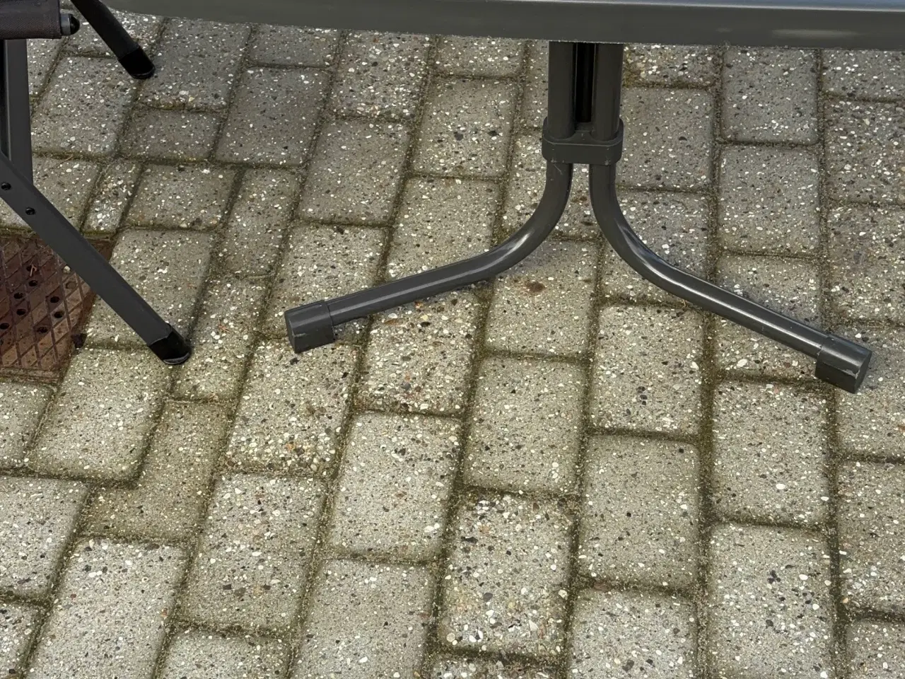 Billede 2 - Camping bord og stole