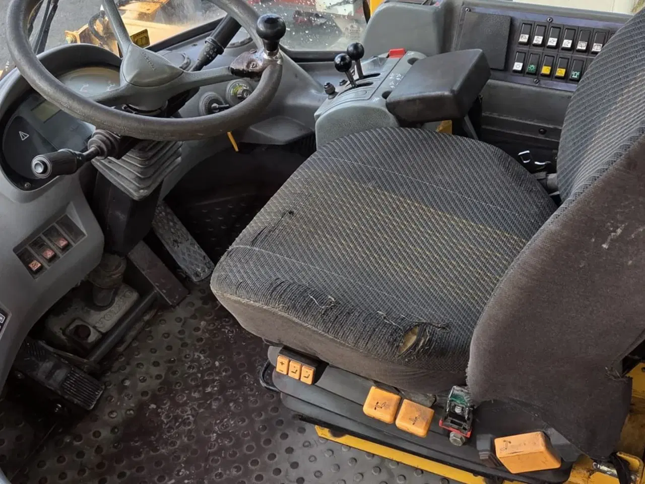 Billede 7 - Volvo L330D Stor ged med 16L motor med 496hk, skovl og centralsmørring.