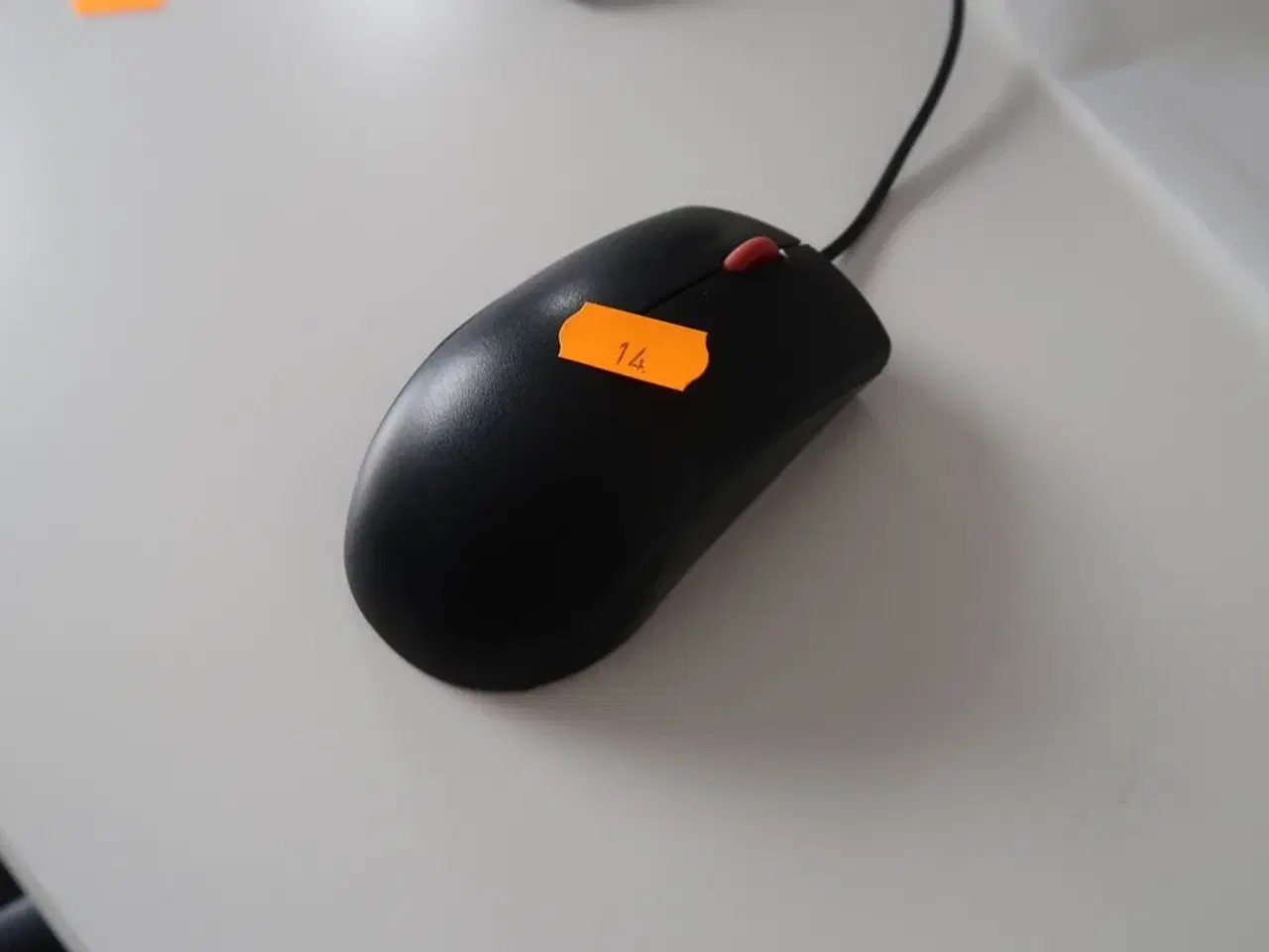 Billede 3 - Computerskærm, dockingstation samt tastatur