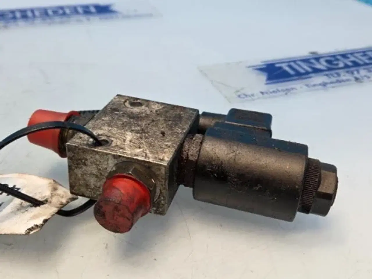 Billede 12 - Massey Ferguson 7274 Trykventil 45110054