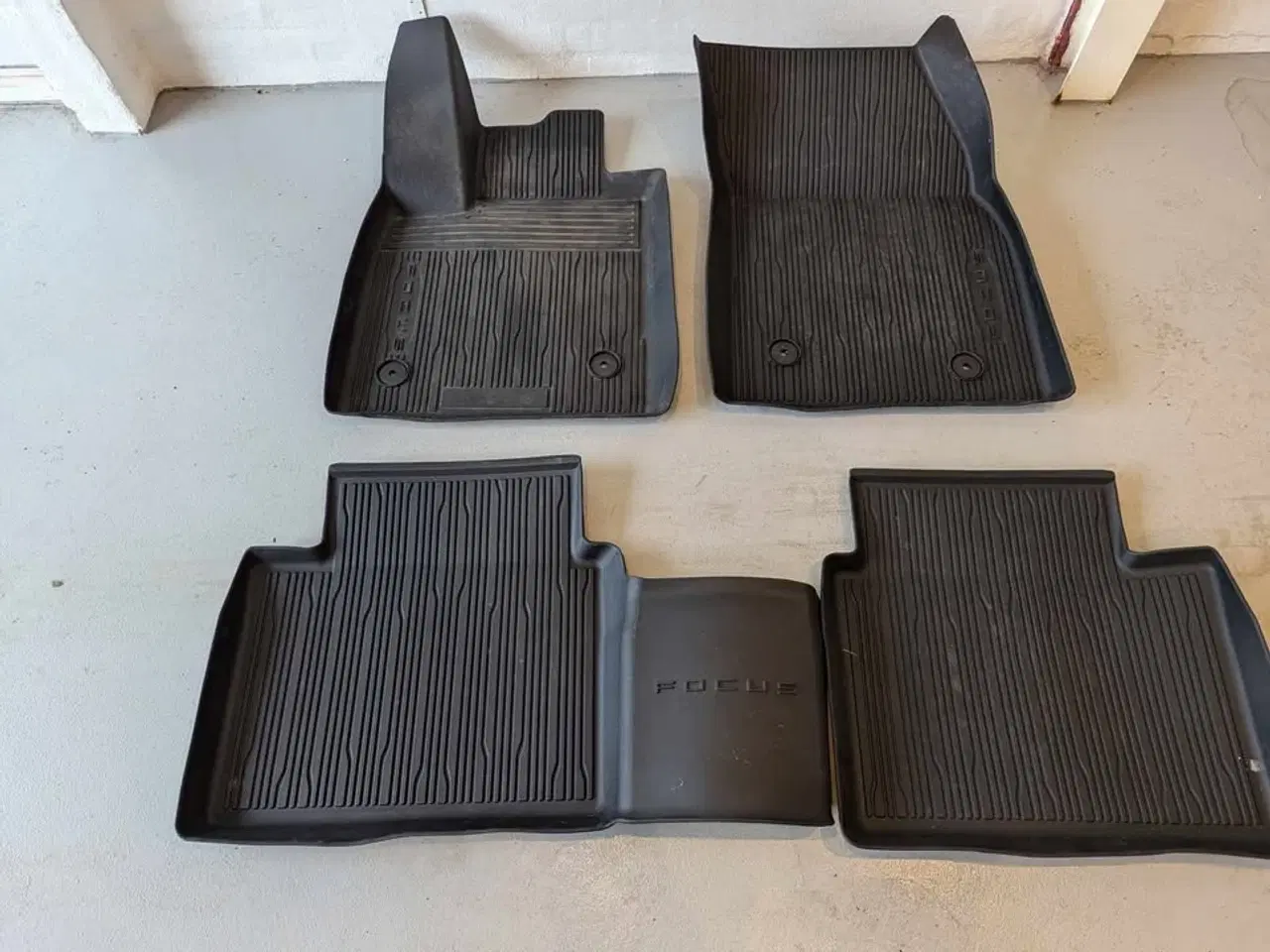 Billede 1 - Ford Focus facelift, Originale  Vintermåtter.