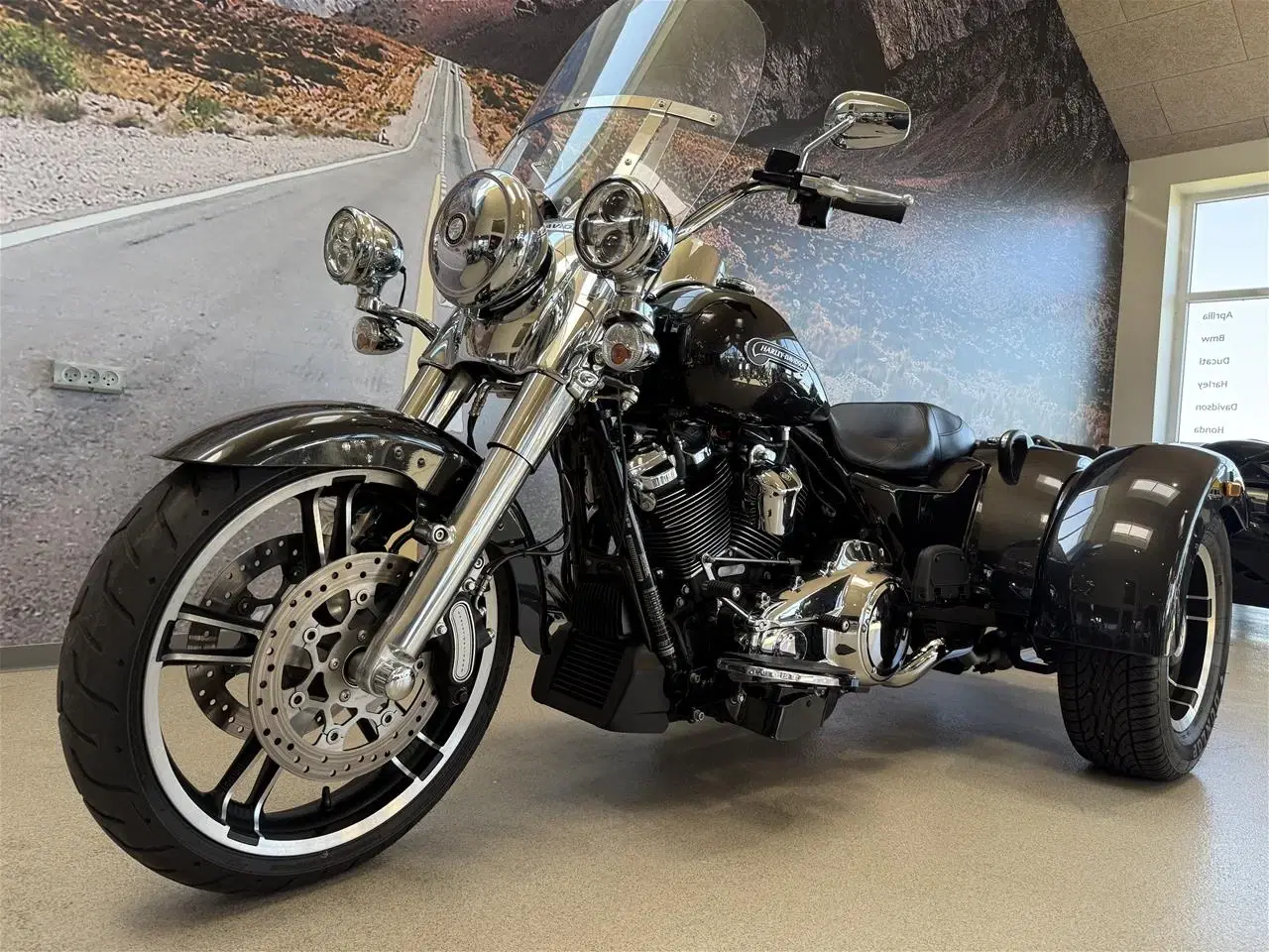 Billede 10 - Harley-Davidson FLRT Freewheeler Trike 107"