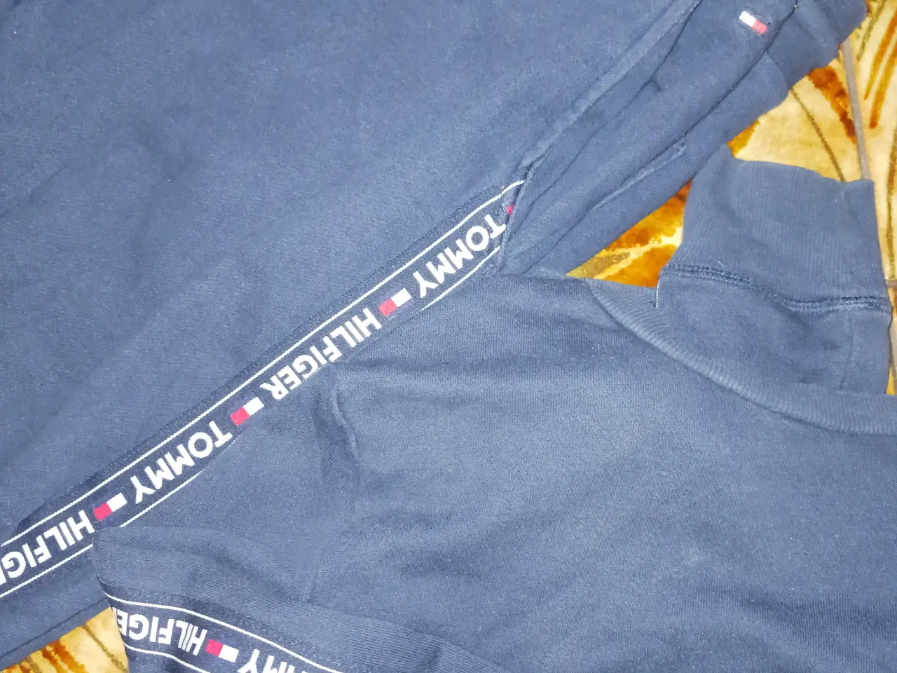 Billede 1 - Tommy hilfiger tracksuit str s