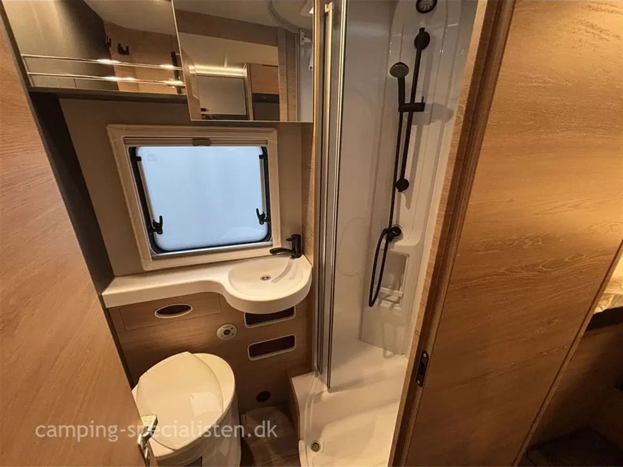 Billede 9 - 2026 - Knaus L!VE I 700 MEG   Nyhed Knaus L!VE I 700 MEG 2026 med helt nyt interiør - kan snart ses hos Camping-Specialisten