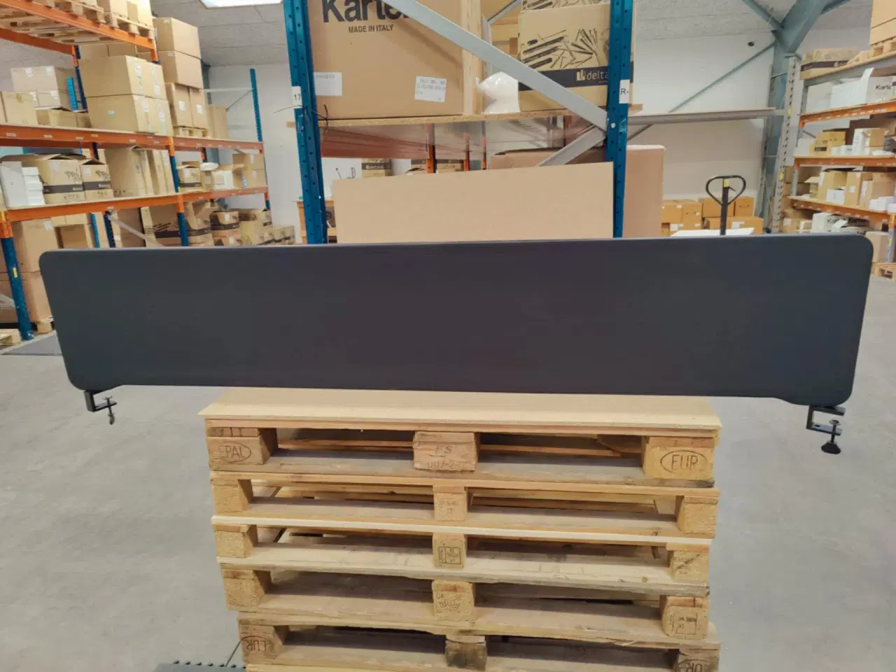 Billede 3 - Afskærmning til skrivebord, højde 38 cm x 2 m i L