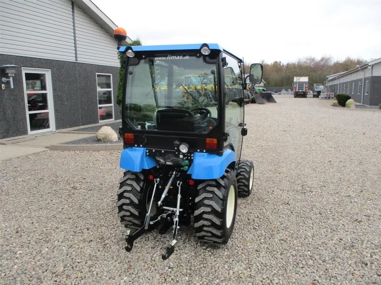 Billede 14 - LS J27 HST Med kabine, frontlift og frontPTO