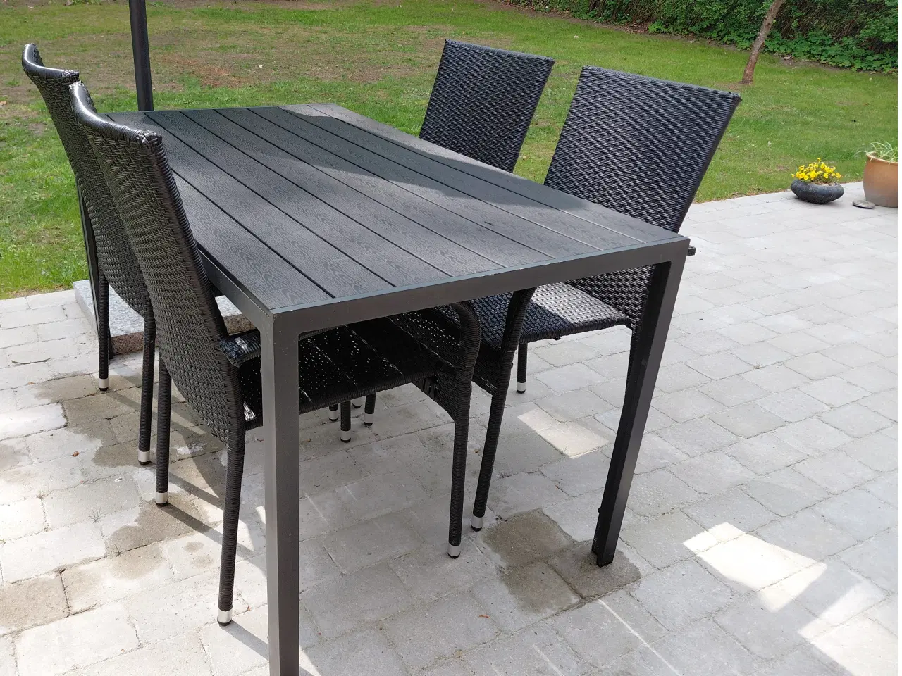 Billede 2 - Spisebord 140X80 med 4 stole