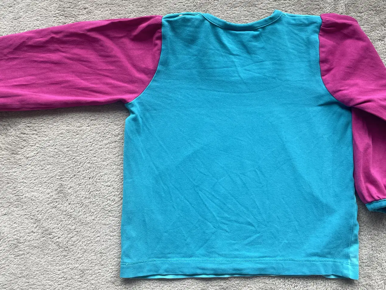 Billede 2 - Farverig bluse str 80