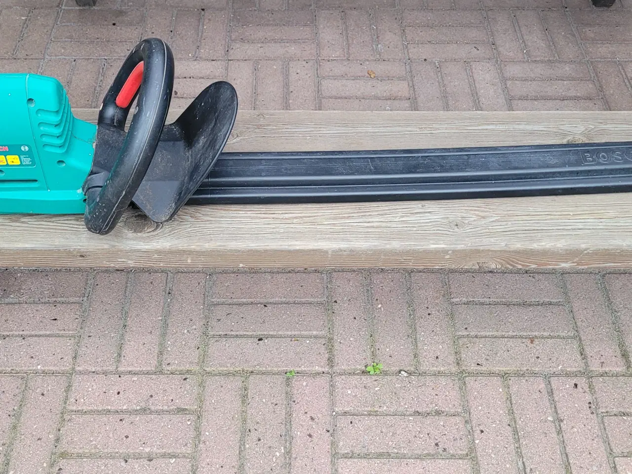Billede 1 - Bosch hækkeklipper med ledning. 60 cm. 