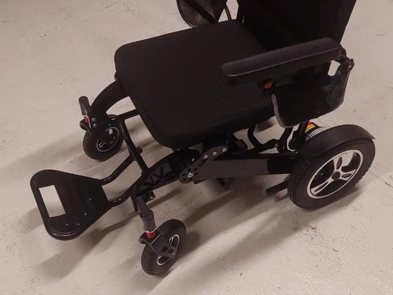 Billede 2 - Elektrisk kørestol m auto folde funktion helt ny