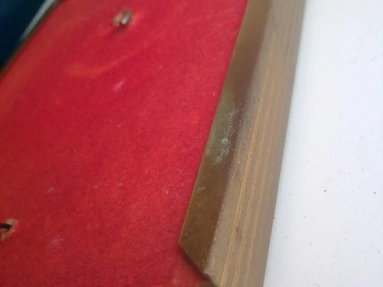 Billede 16 - Granathylster vase med nittet fod