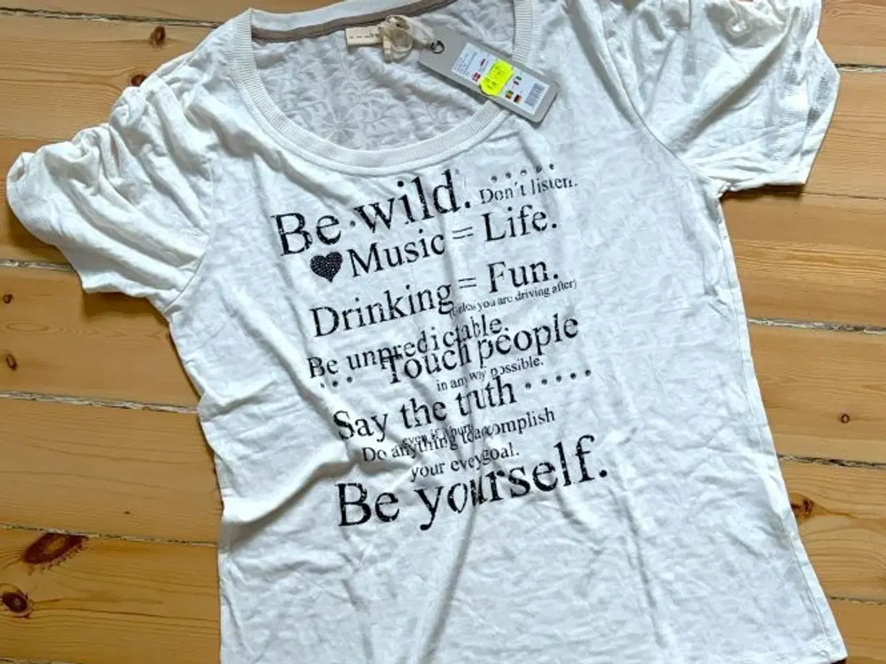 Billede 3 - Helt ny t-shirt fra Fransa. Str. XXL.