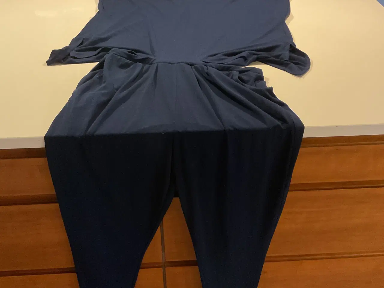 Billede 1 - By Malene Birger blå buksedragt størrelse L