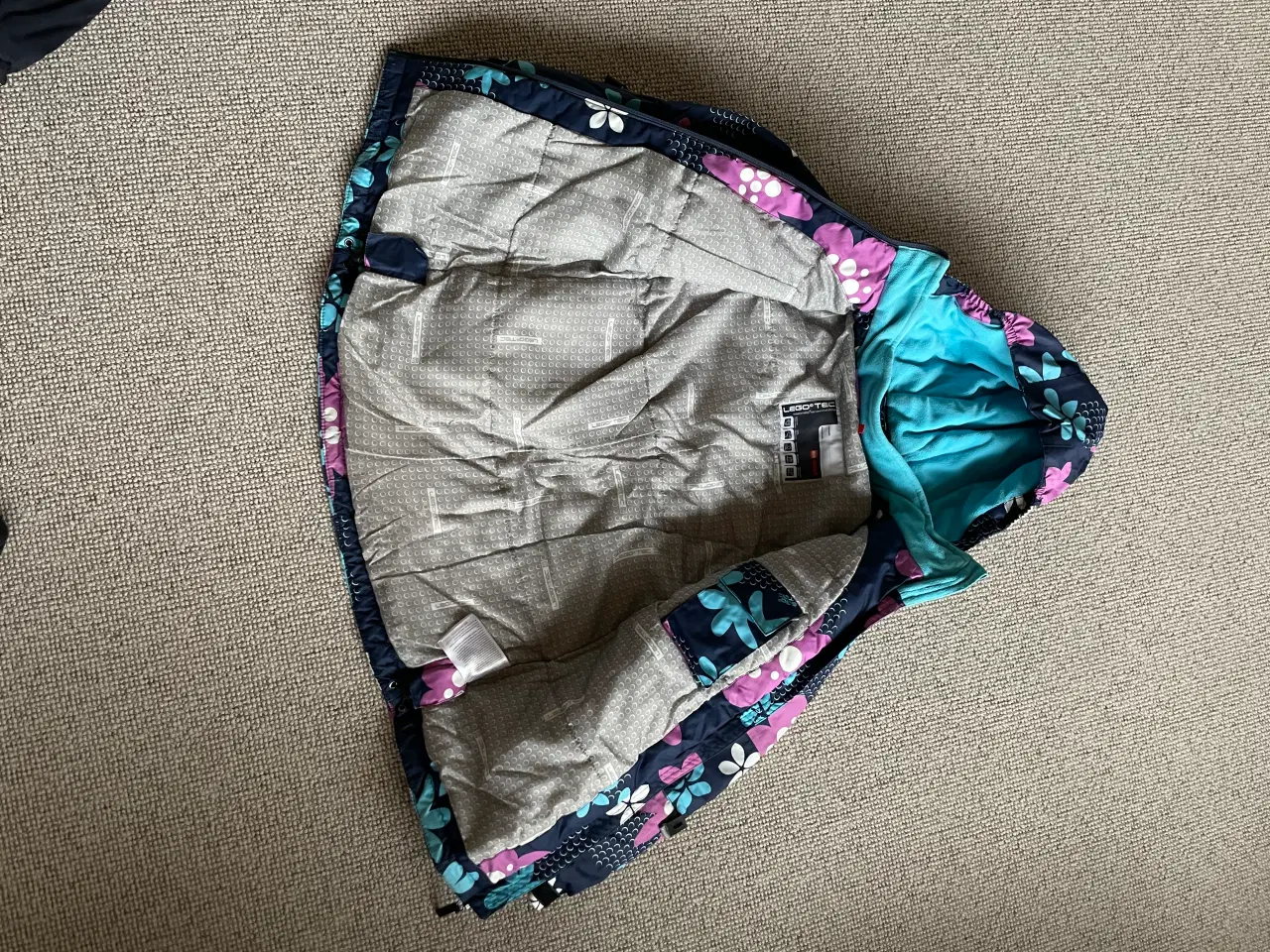 Billede 2 - Vinter jakke størrelse 10 år