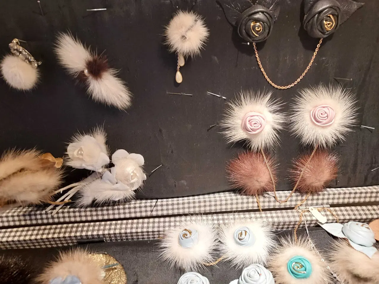 Billede 5 - Diverse bijouteri i flot kuffert