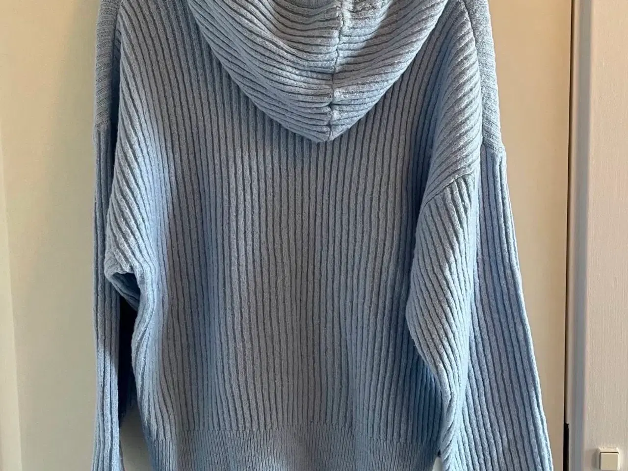 Billede 2 - Lyseblå sweater fra Free/quent