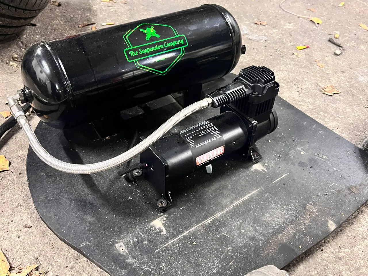 Billede 2 - Luftundervogn og forlygter 