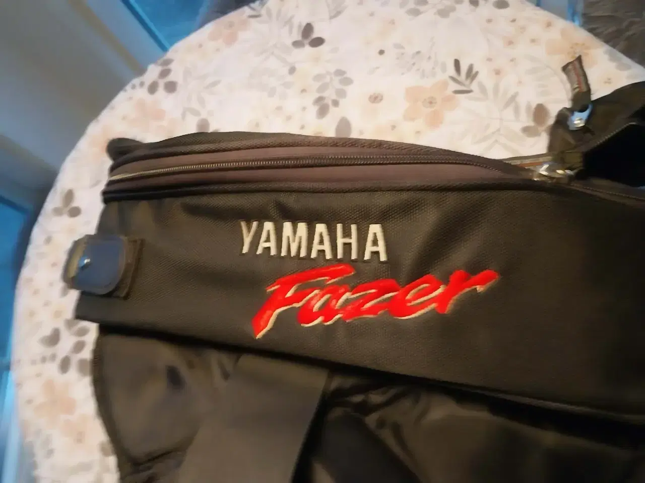 Billede 1 - Tanktaske Yamaha Fazer m. magneter