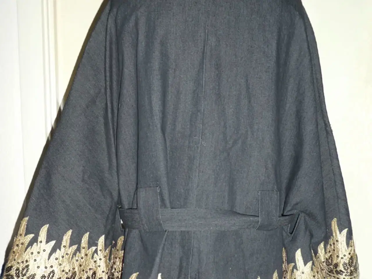 Billede 3 - Flot stykke overtøj