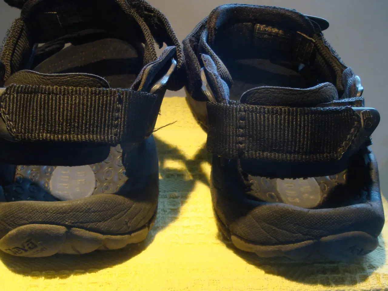 Billede 3 - Teva sandaler str 38 sorte - sender gerne