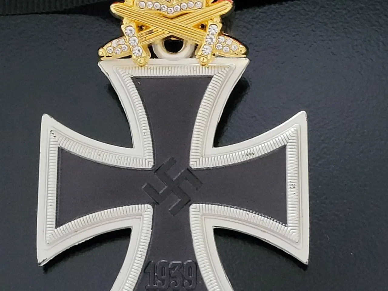 Billede 2 - Jernkorsets Ridderkors i guld(farvet) vedhæng