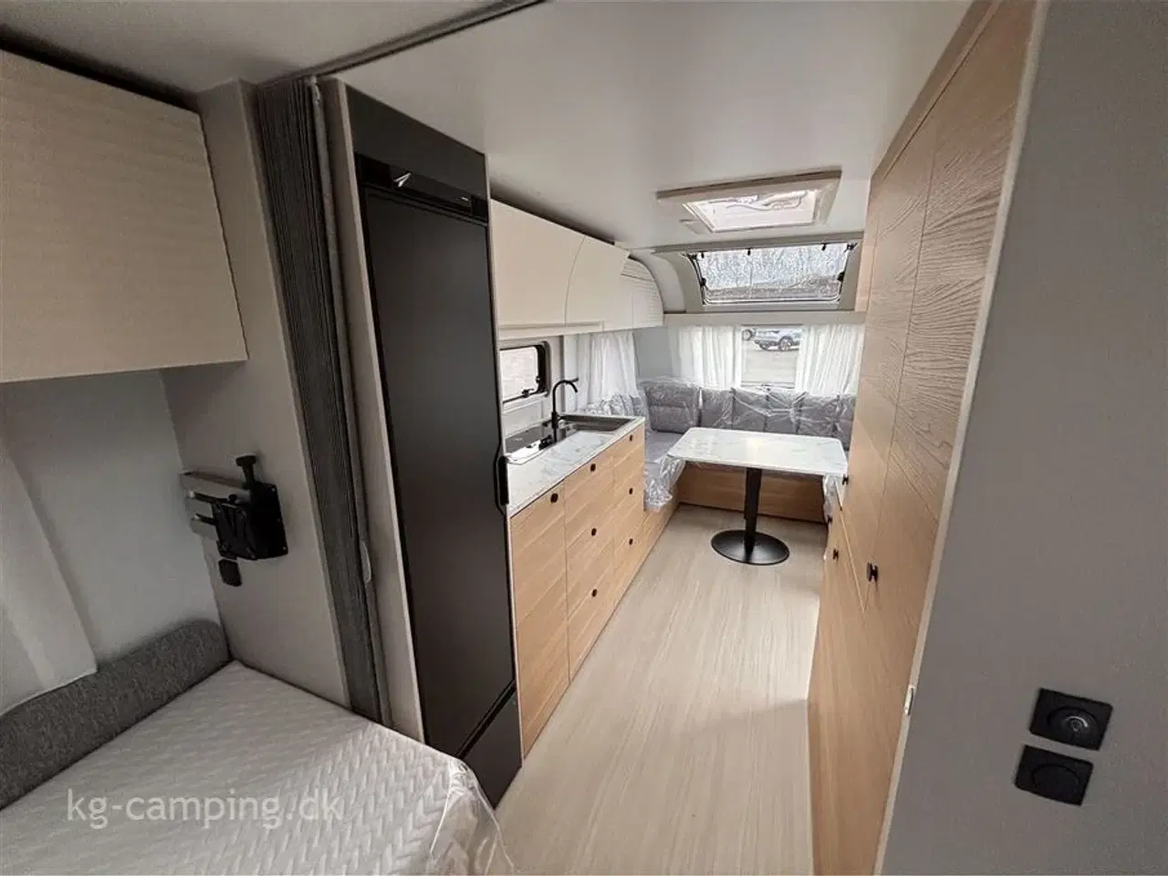 Billede 12 - 2026 - Adria Adora 663 UT Alde Den store nyhed i Adora serien. Enkeltsenge, stort baderum og med Alde centralvarme