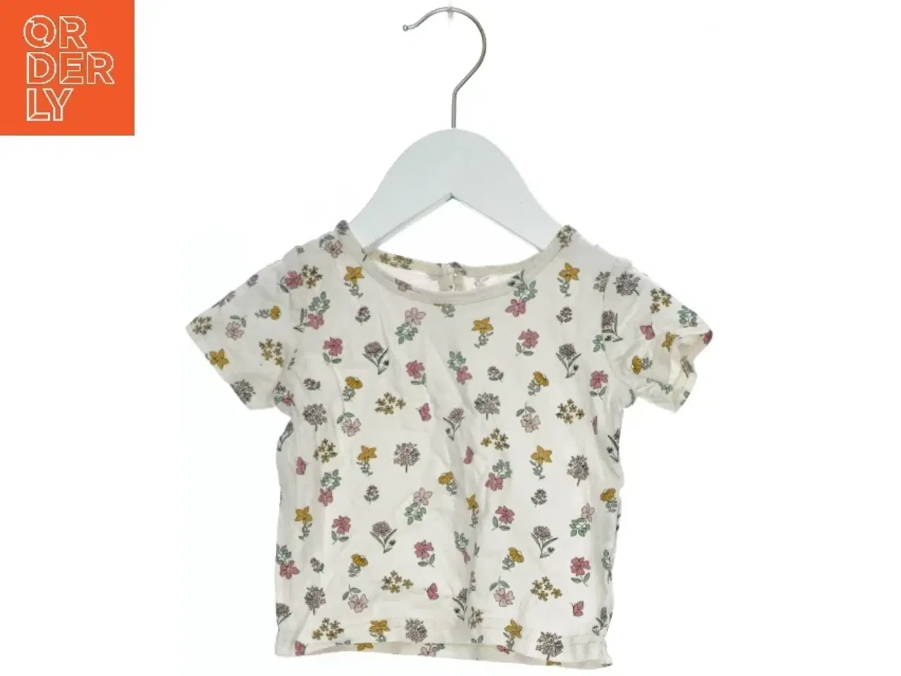 Billede 1 - Bluse med blomsterprint fra Primark (str. 74)