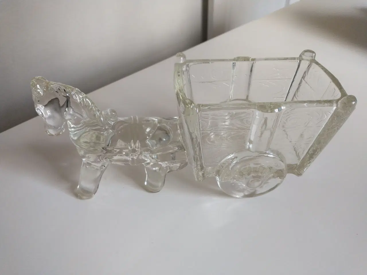 Billede 3 - Glas hest med trækvogn
