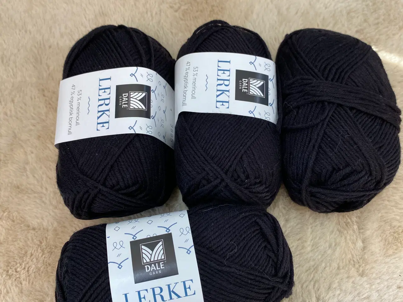 Billede 9 - Lækkert Dale Lerke garn 112 nøgler - 18 farver