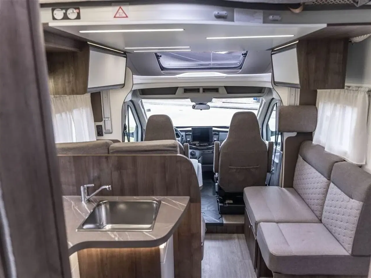 Billede 3 - 2025 - Benimar Tessoro 463 NK   Populær enkeltsengscamper