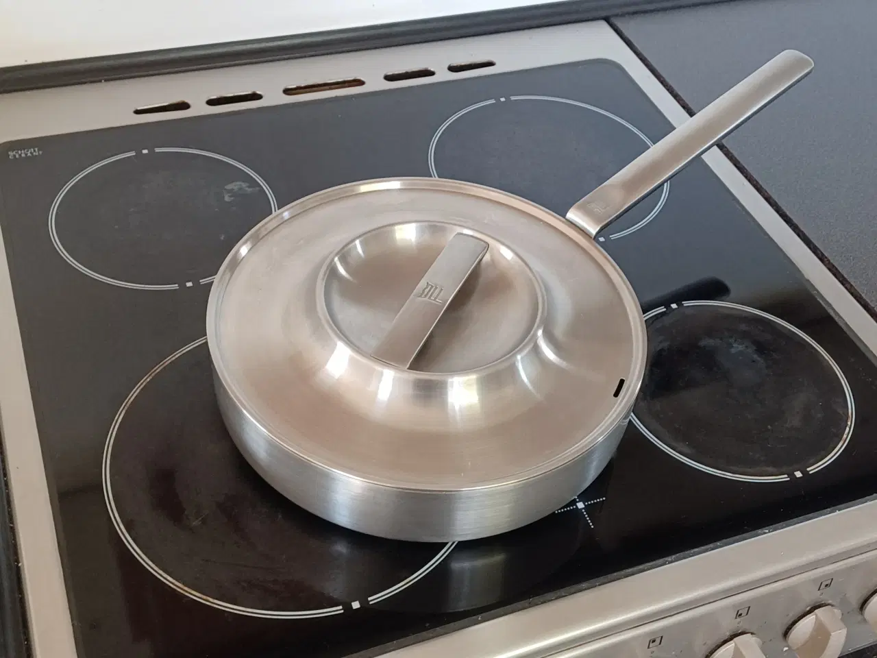 Billede 7 - Sauterpande med låg. Fiskars. 26 cm. Ny ubrugt.