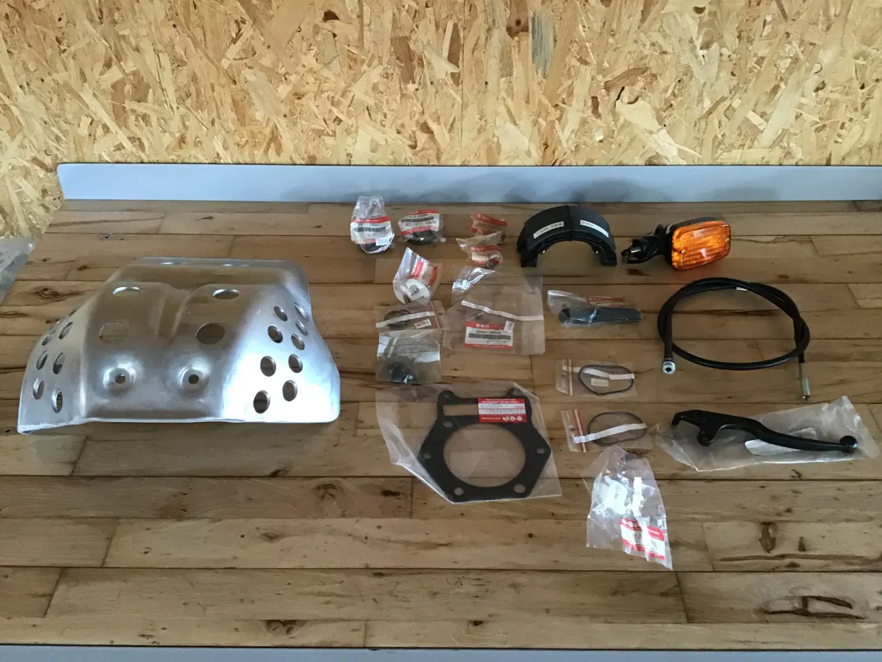 Billede 1 - Suzuki DR 650 nye dele