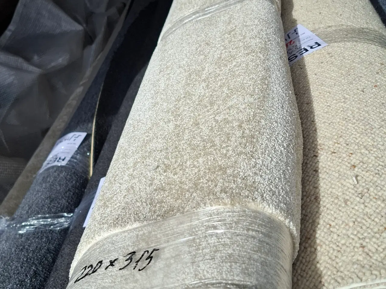 Billede 18 - Gulvtæppe Rester