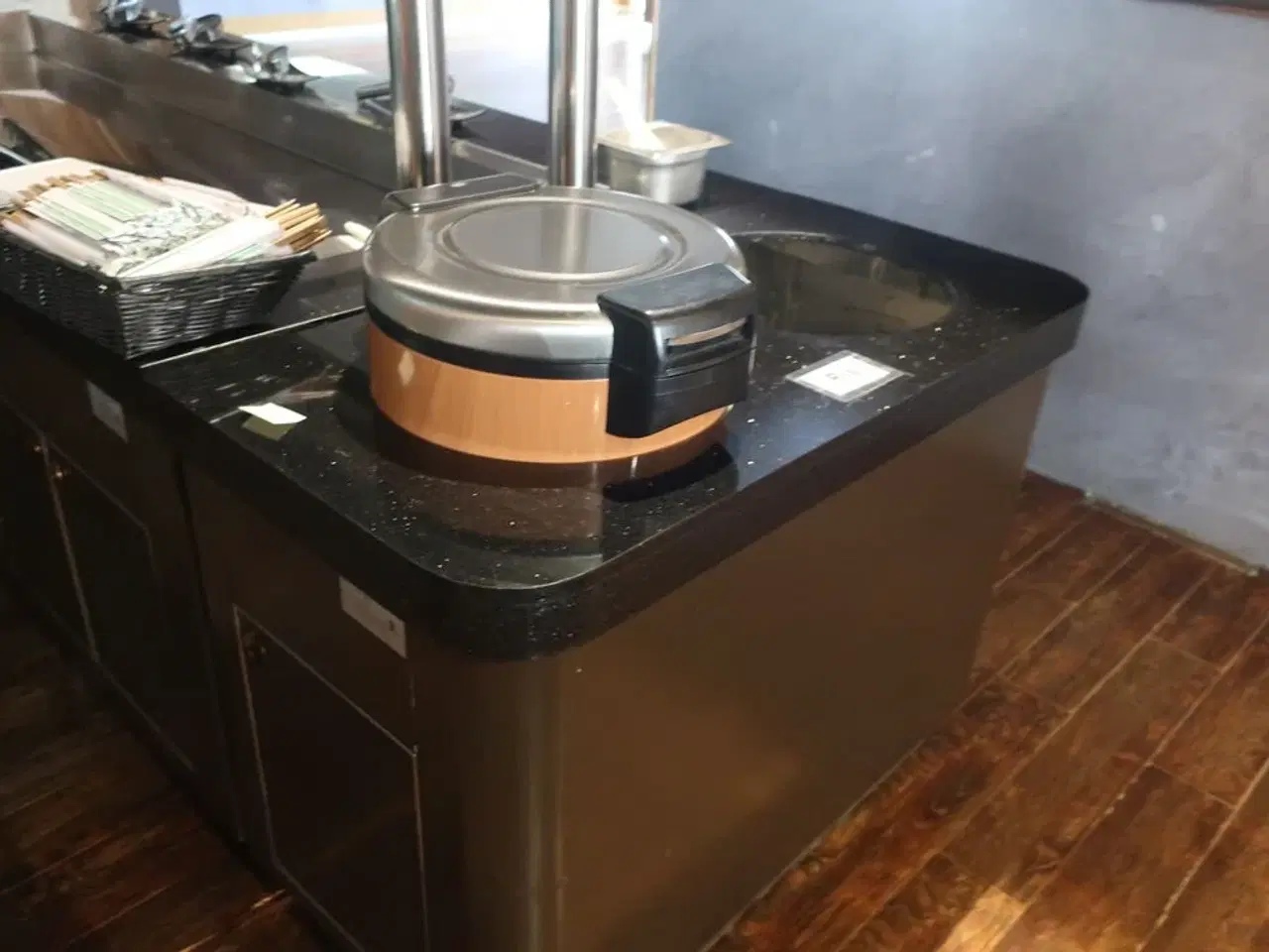 Billede 2 - Buffet med endestykke