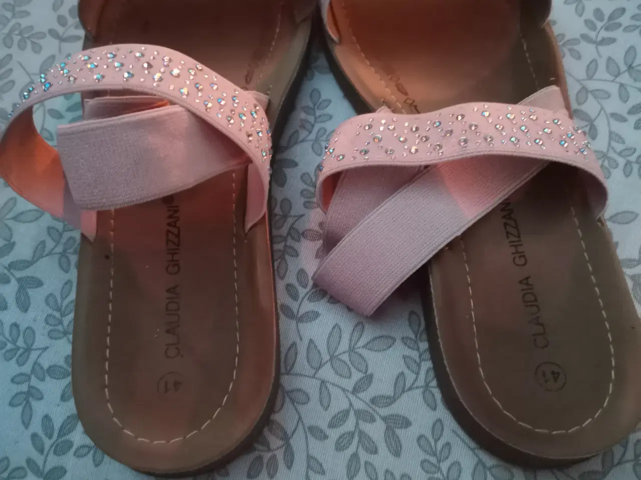 Billede 1 - Sandaler 10 kr