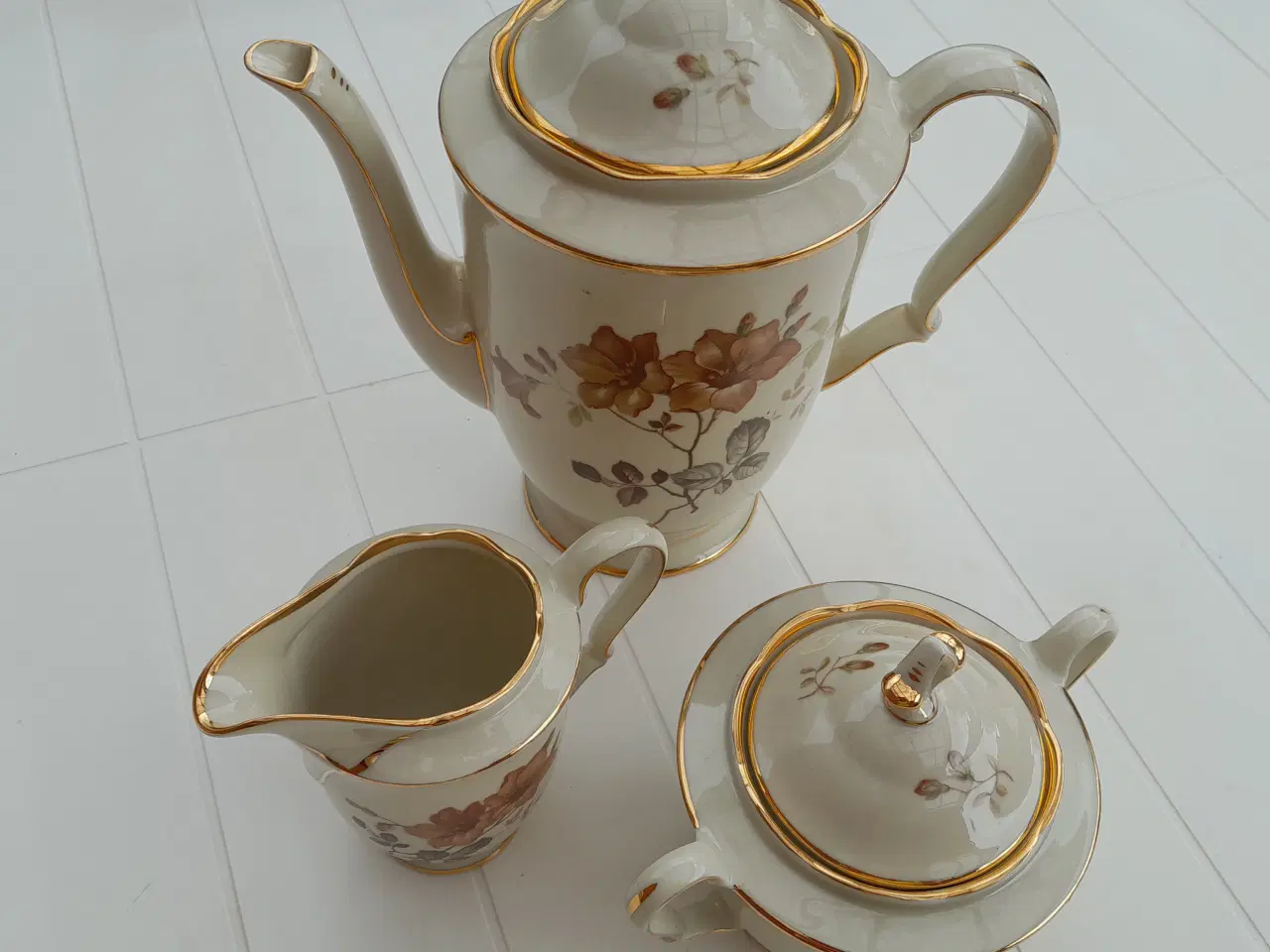 Billede 7 - Kaffestel Kjøbenhavns Porcellains Maleri