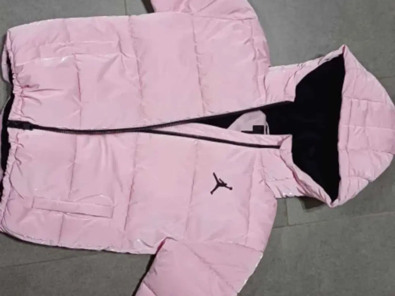Billede 1 - Jordan jakke str 10-11år