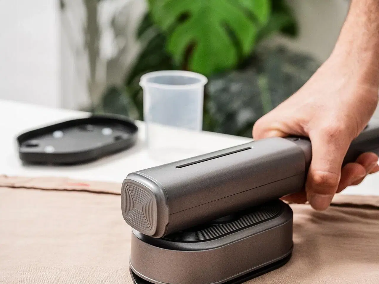 Billede 2 - Vaoron 2-i-1 rejse-dampstrygejern, grå